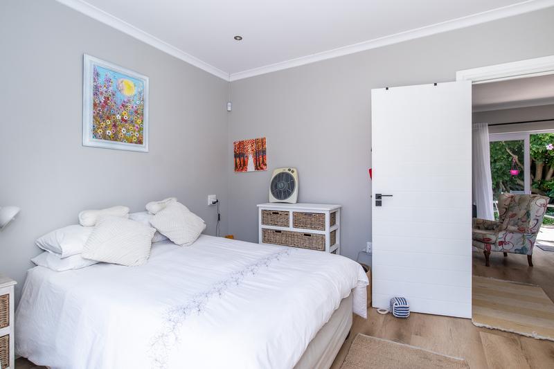 To Let 1 Bedroom Property for Rent in Meadowridge Western Cape